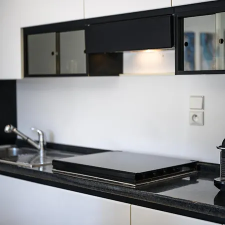 Apartman Fabron, Terrasse & Piscine Dans