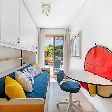 Fabron, Terrasse & Piscine Dans Apartman *