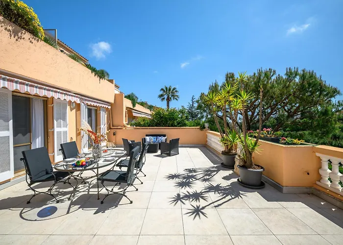 Fabron, Terrasse&piscine Dans Résidence Appartement