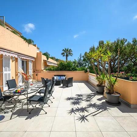 Fabron, Terrasse & Piscine Dans Apartamento